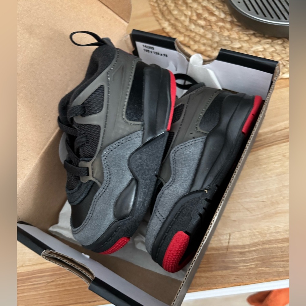 Toddler Nike Jordans Size 6